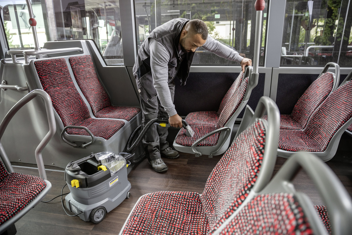 Karcher%20Puzzi%208/1%20%20Halı%20ve%20Koltuk%20Yıkama%20Makinesi